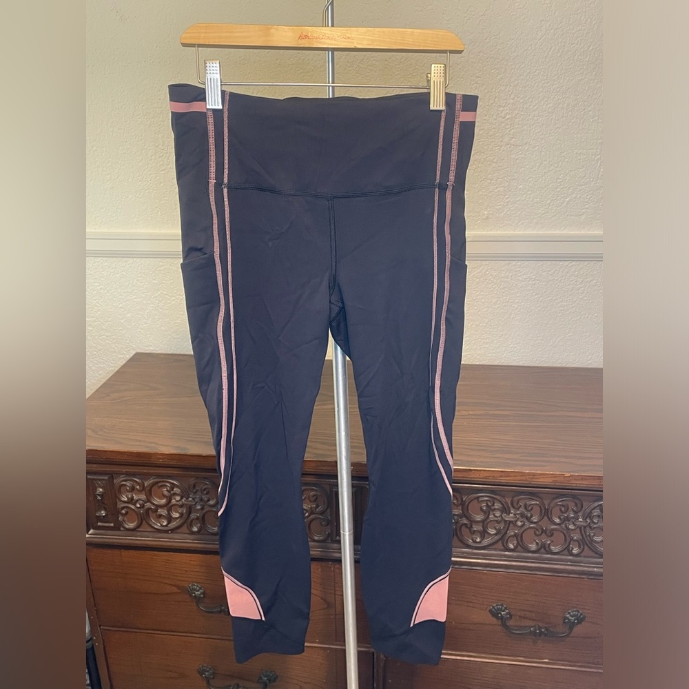 Women’s Athleta Allyson Felix Ultimate Stash Pocket 7/8 leggings